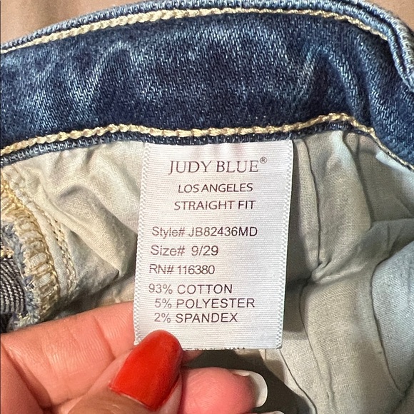 Judy Blue Cropped Jeans in Faded Blue - Picture 9 of 10